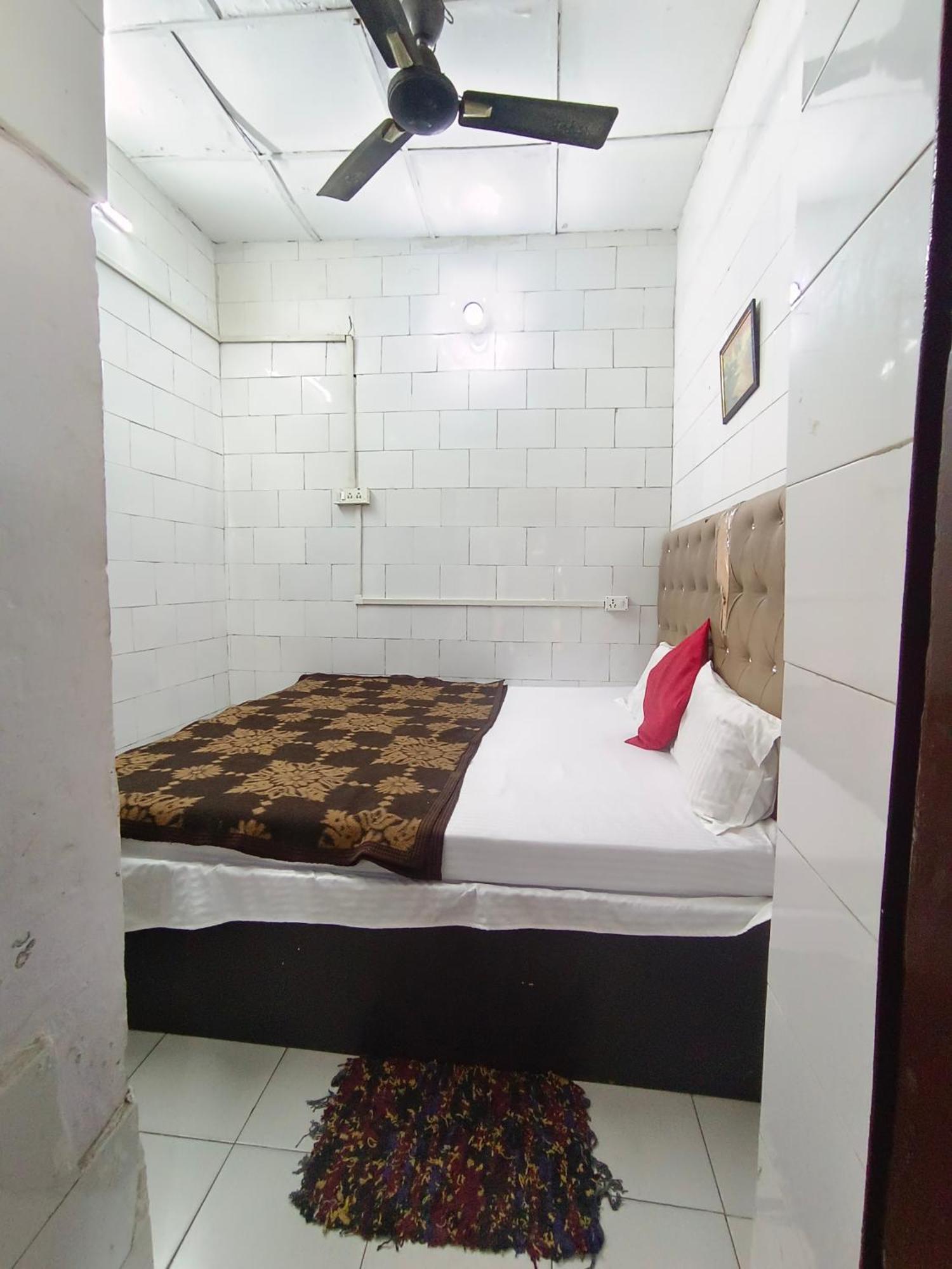 Hotel India Inn Walking Distance From Taj Mahal-- Rooftop Taj Mahal View Agra  Exterior foto
